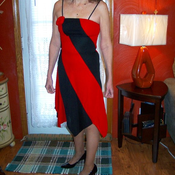 SEXY FREDERICKS OF HOLLYWOOD BLACK AND RED ASYMMETRICAL SPAGHETTI STRAP DRESS - Picture 6 of 8